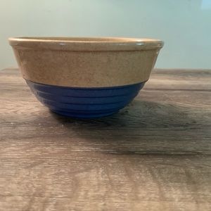 Universal Potteries Inc Bowl
